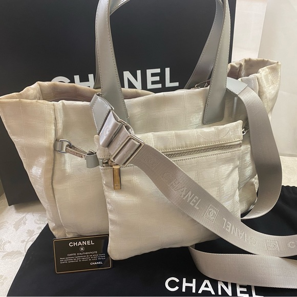 🆕Chanel CC XL Two Way New Travel line w/ Pouch attached😍 - Picture 1 of 15